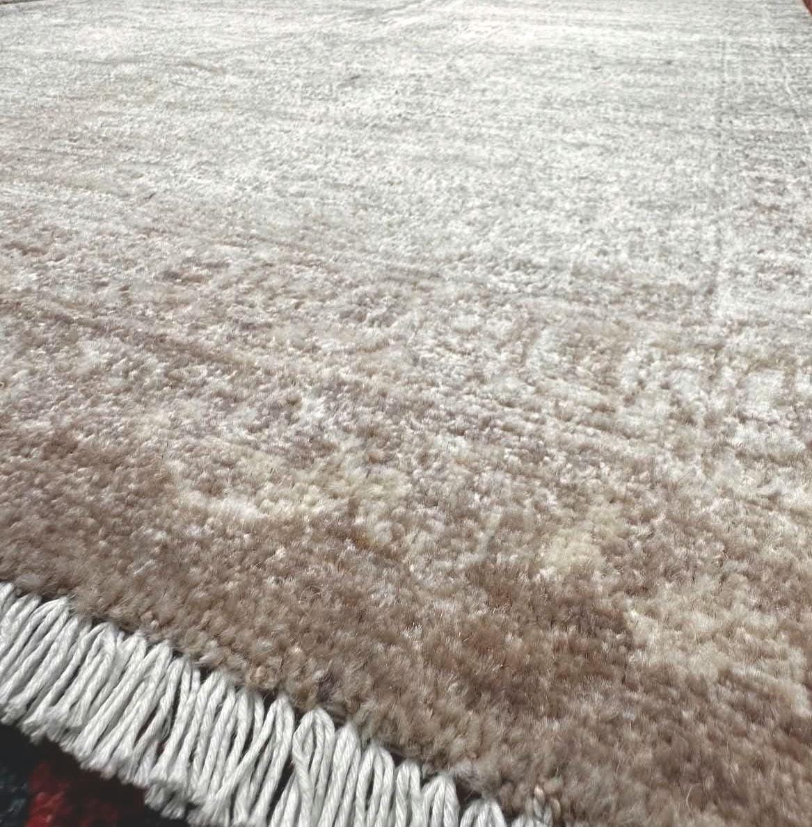 Hand-Knotted Vintage Distressed Wool Rug – Antique Wash Medallion Design, Beige/Neutral