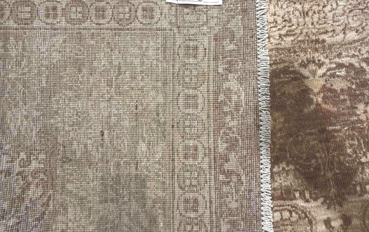 Hand-Knotted Vintage Distressed Wool Rug – Antique Wash Medallion Design, Beige & Nude
