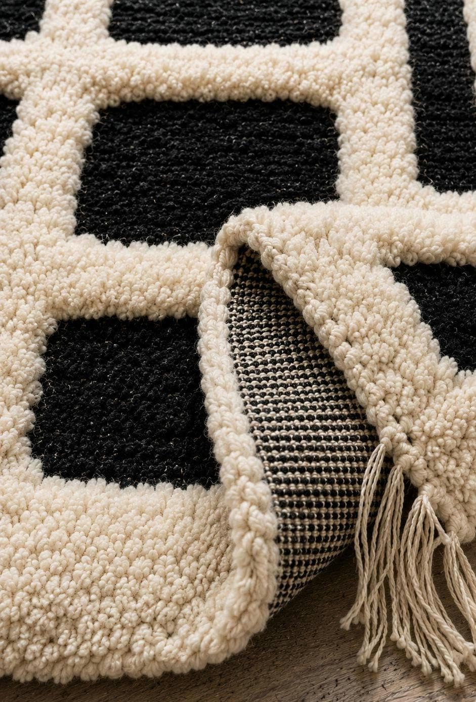 Hand-Knotted Beni Ourain Style Wool Rug – Minimalist Design, Ivory & Black