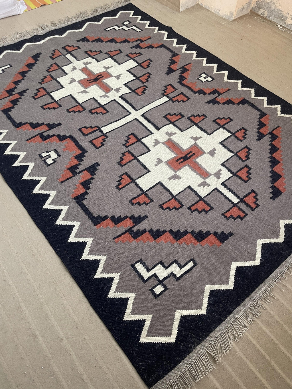 Grey Southwestern Style Kilim Rug – Handmade Wool Flatweave Geometric Area Rug, Modern Rustic Home Decor, Custom Size,