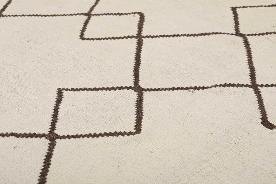 Ivory, brown and rust lattice wool kilim rug, detail 6